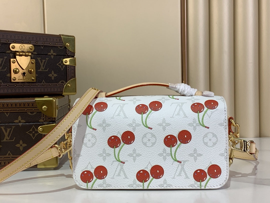 LV x TM Pochette Métis East West M14231
