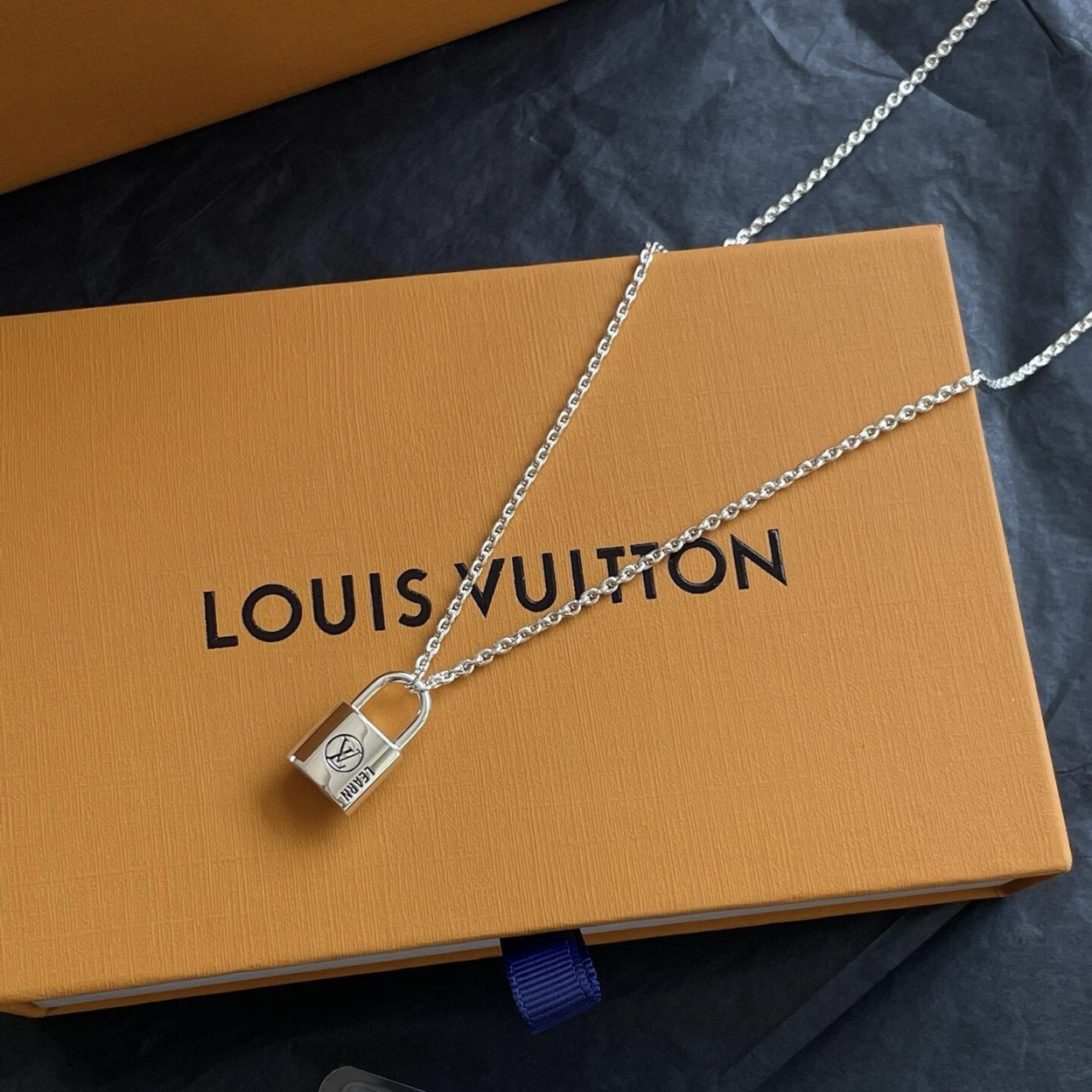 LV Silver Lockit Pendant, Sterling Silver Black Laquered Q03273