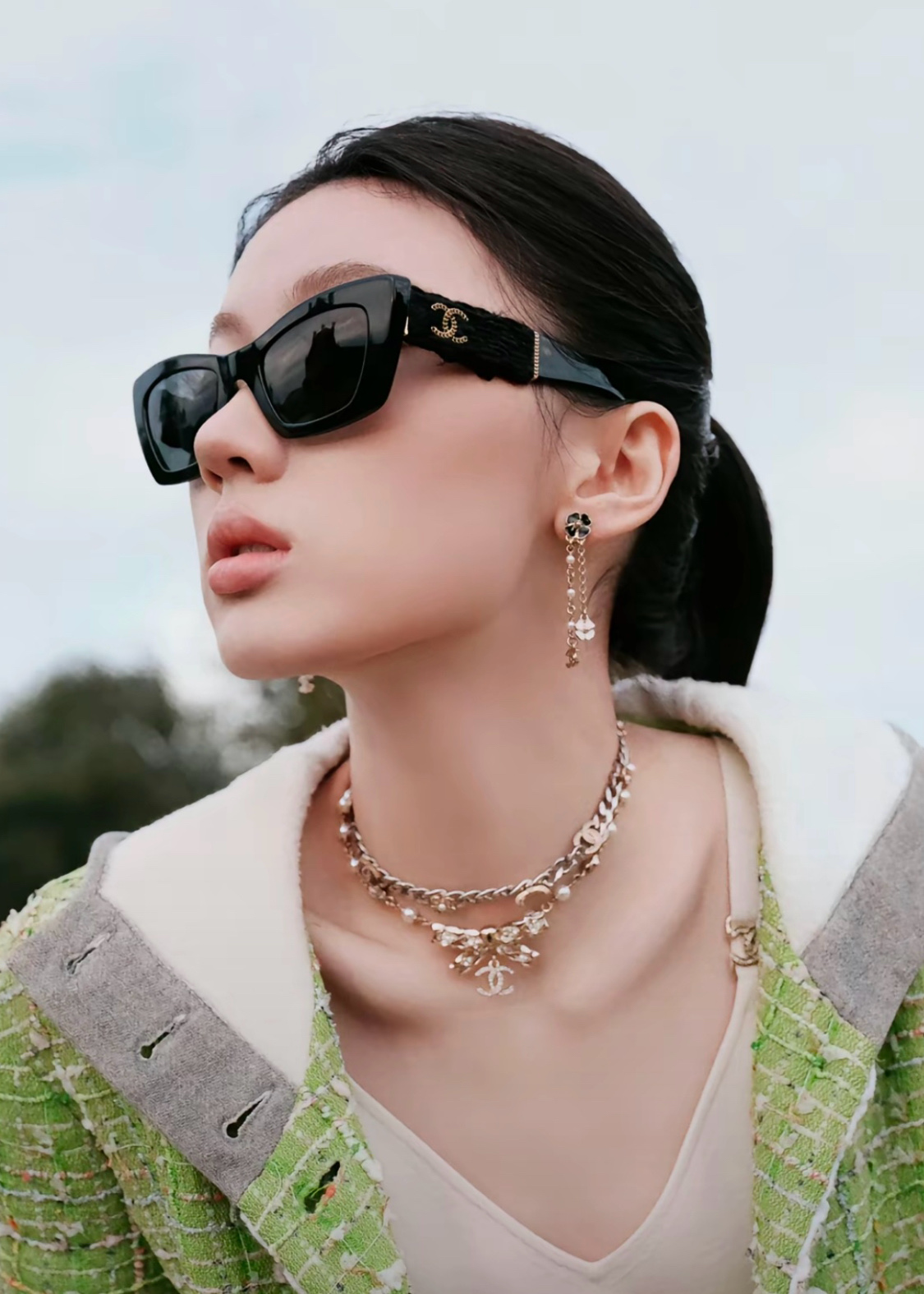 CHANEL 25P New Black & White Enamel Mini Clover & Camellia Double C Drop Earrings