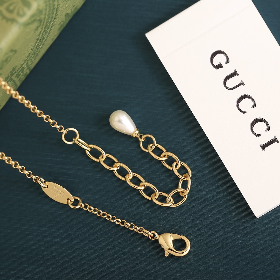 Gucci Blondie Necklace Collection