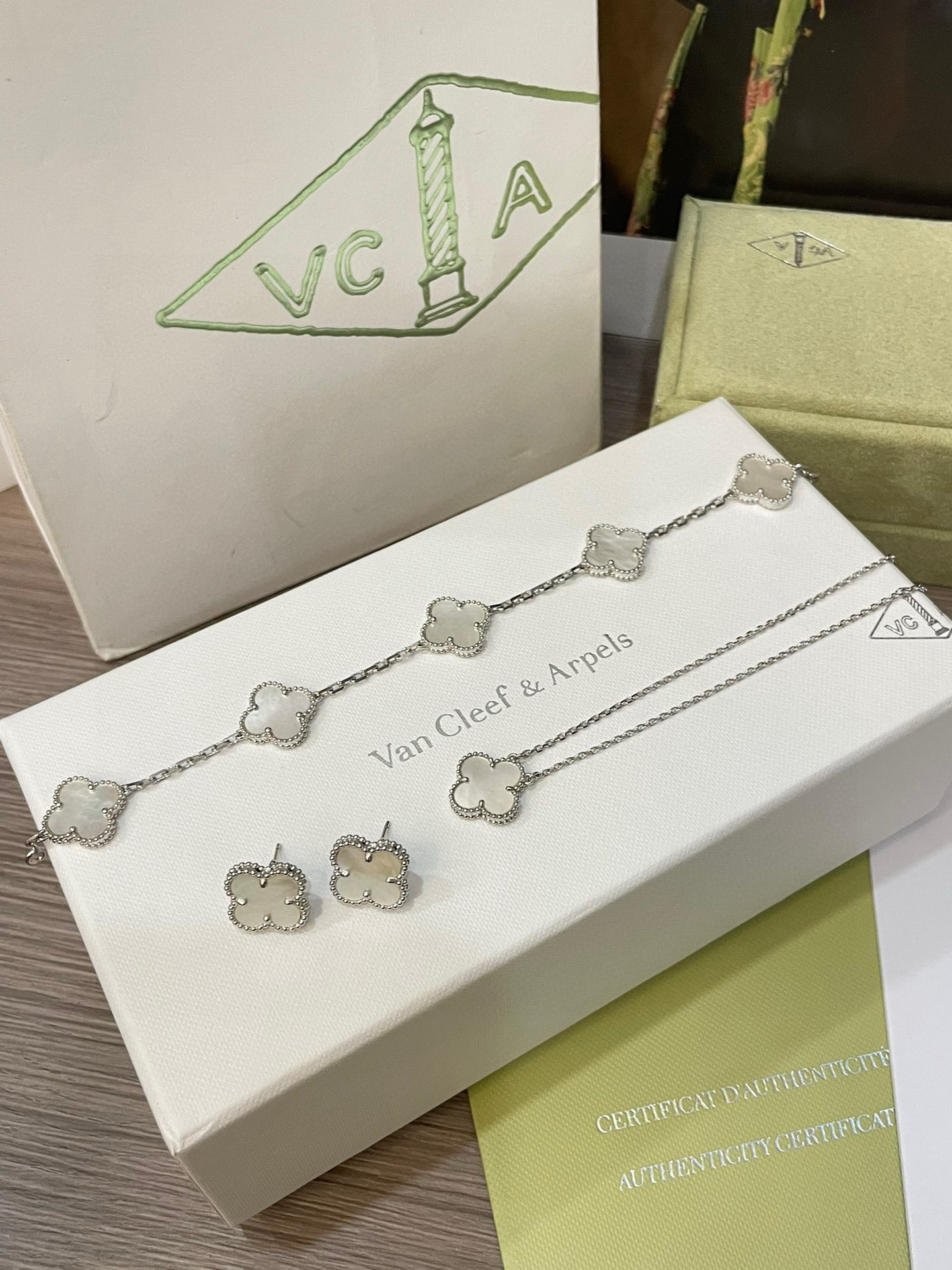Van Cleef & Arpels Clover Jewelry Set