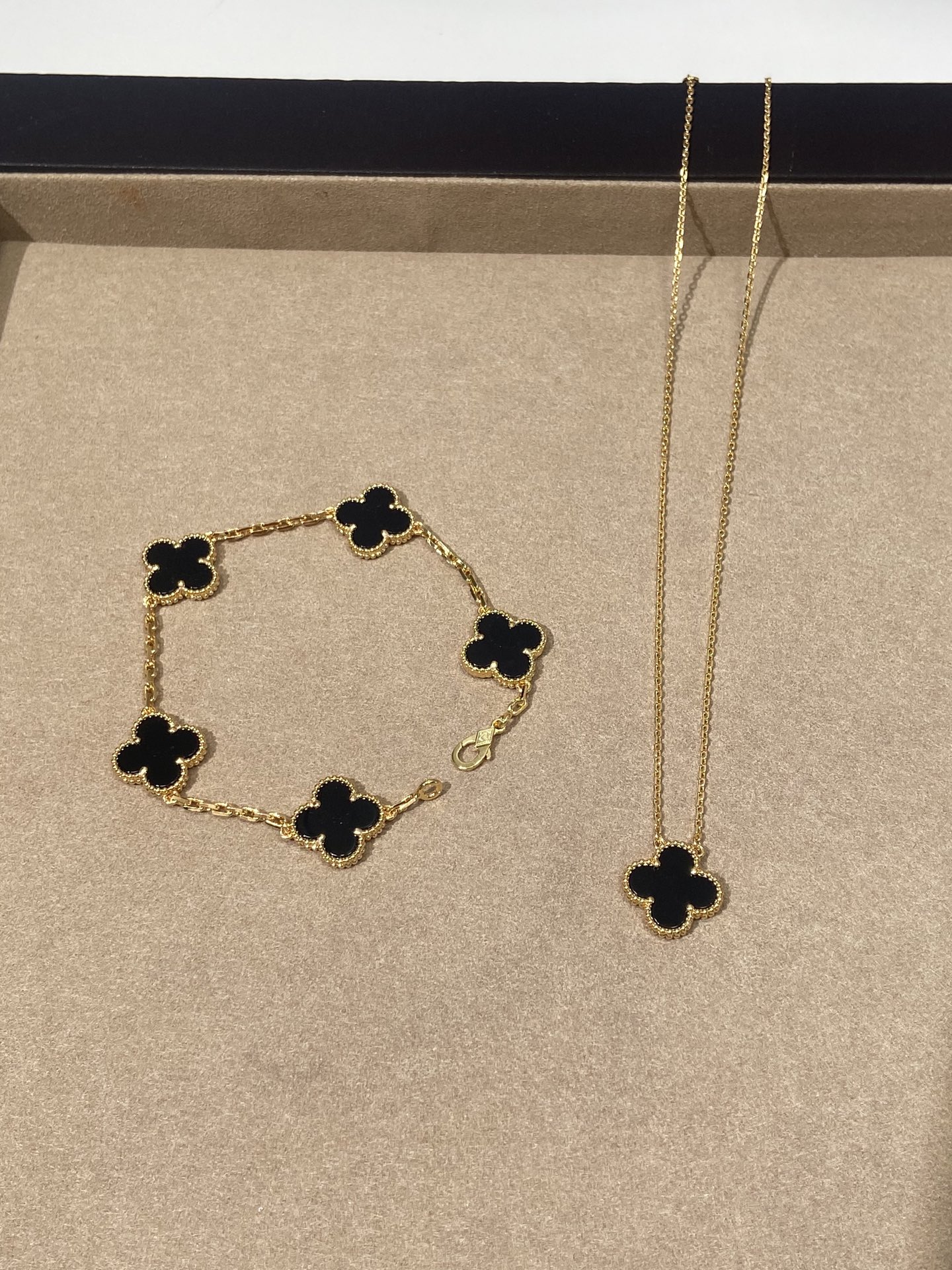 Van Cleef & Arpels Vintage Alhambra Onyx Gold Bracelet & Onyx 18K Gold Four-Leaf Clover Pendant Set