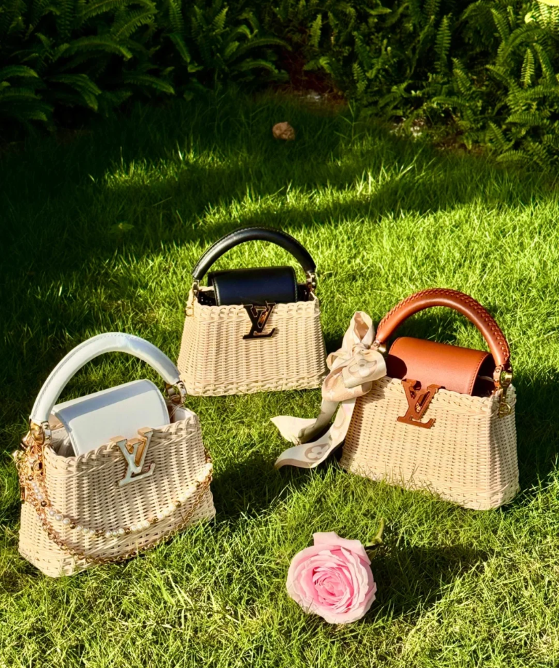 LV Capucines M26004 Mini