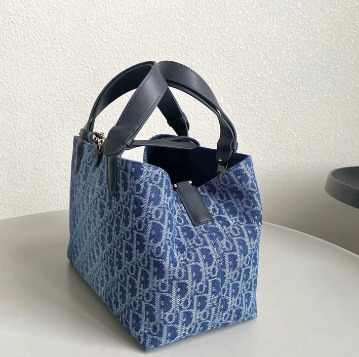 Medium Dior Toujours Bag