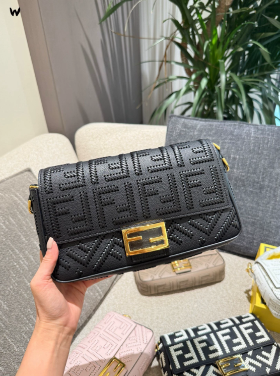 FENDI Baguette
