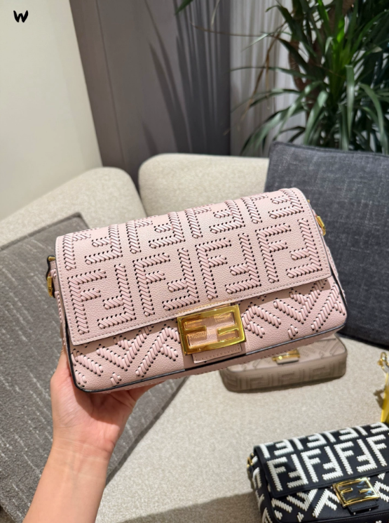 FENDI Baguette