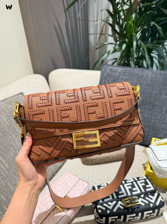 FENDI Baguette
