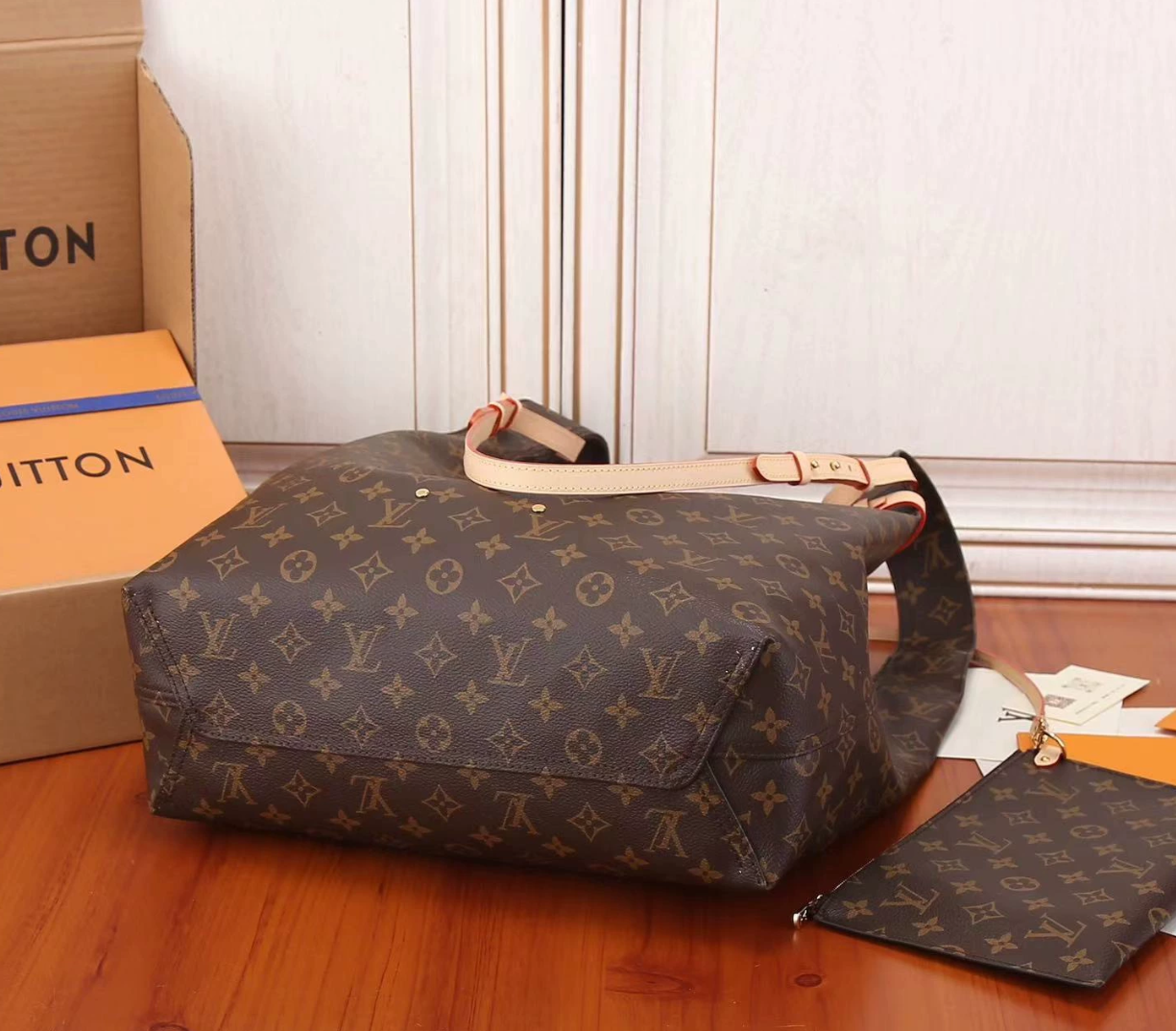 LV Atlantis M46817 GM