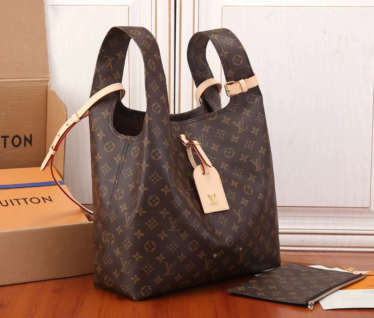 LV Atlantis M46817 GM