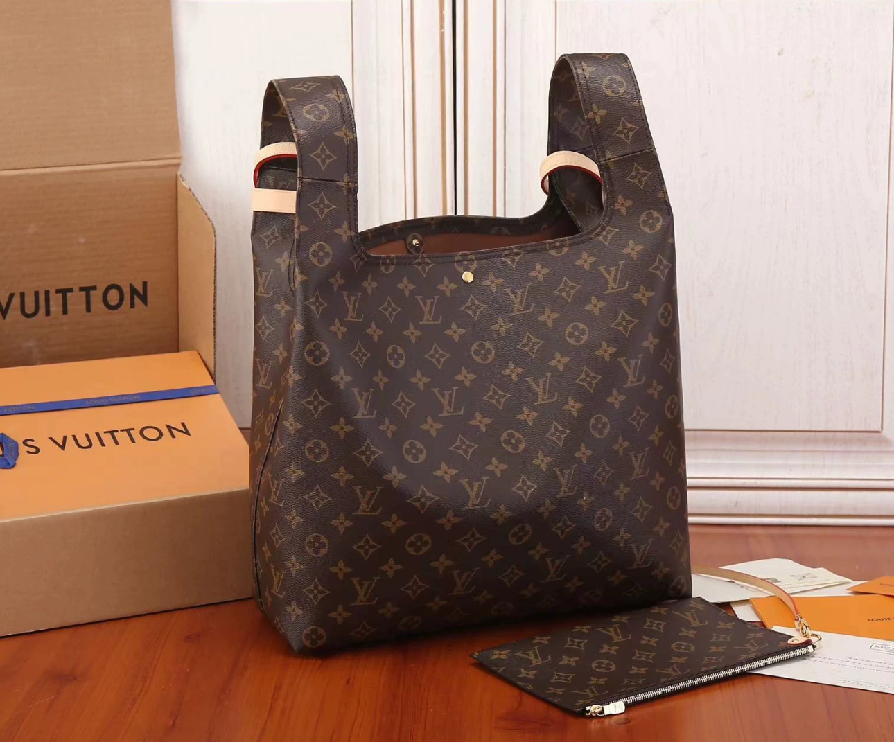 LV Atlantis M46817 GM