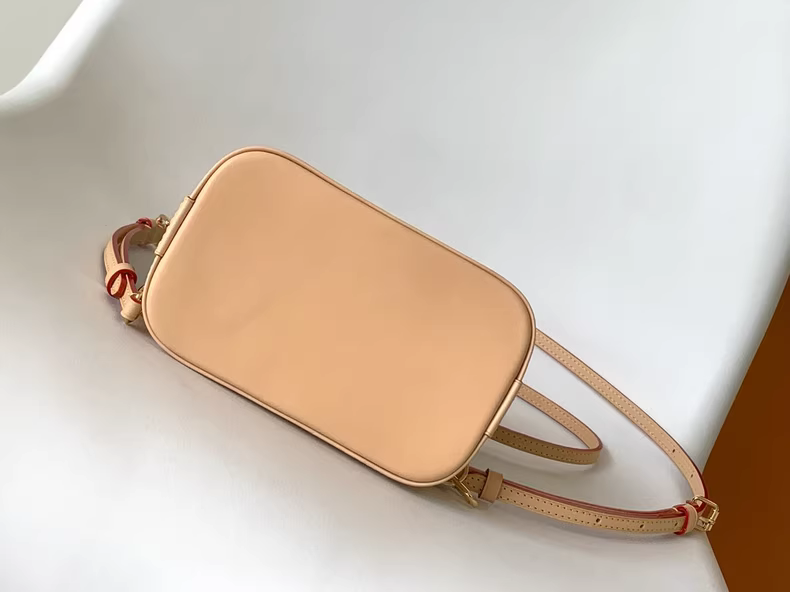 LV Alma Backpack M47132