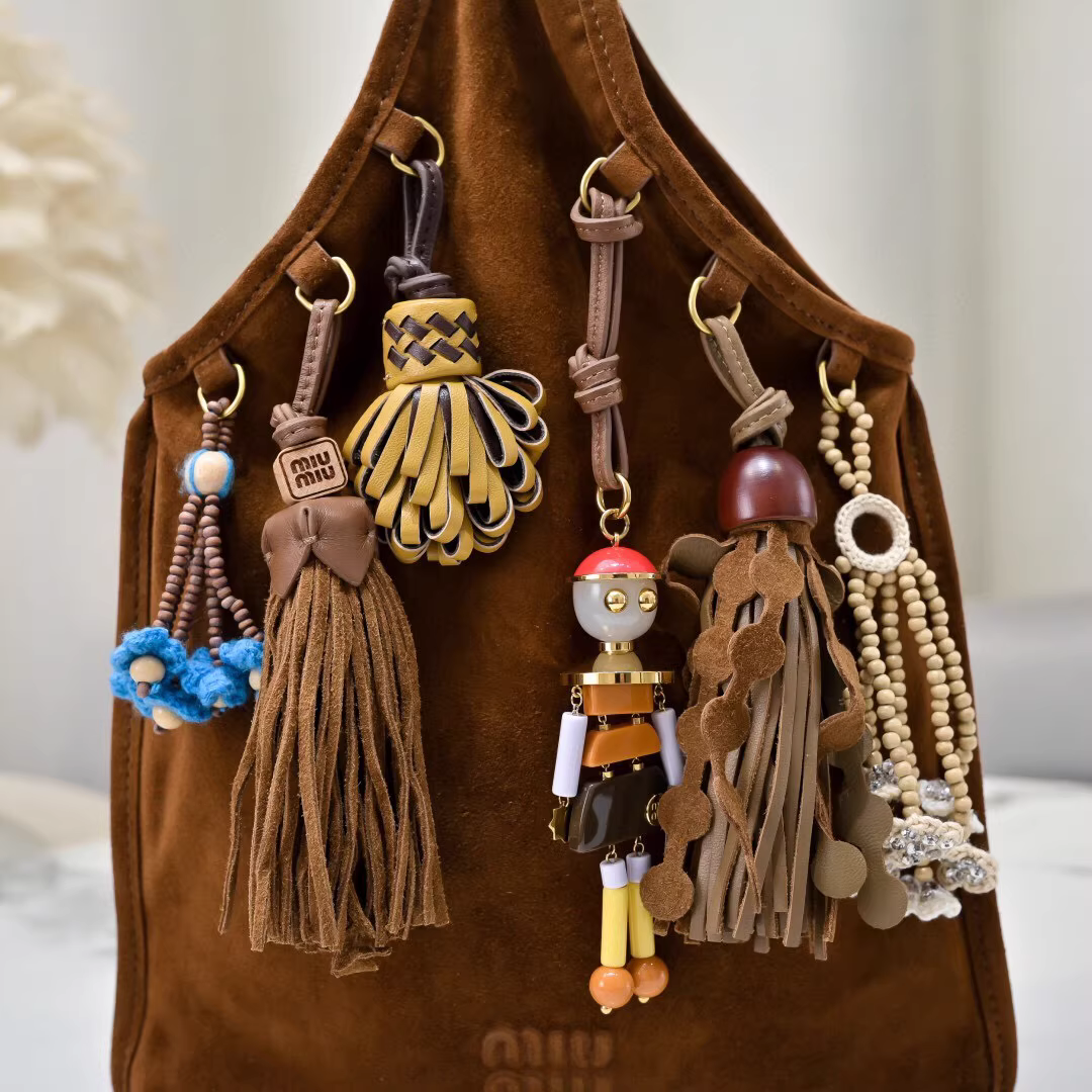 MiuMiu Suede bag with trick-Oak