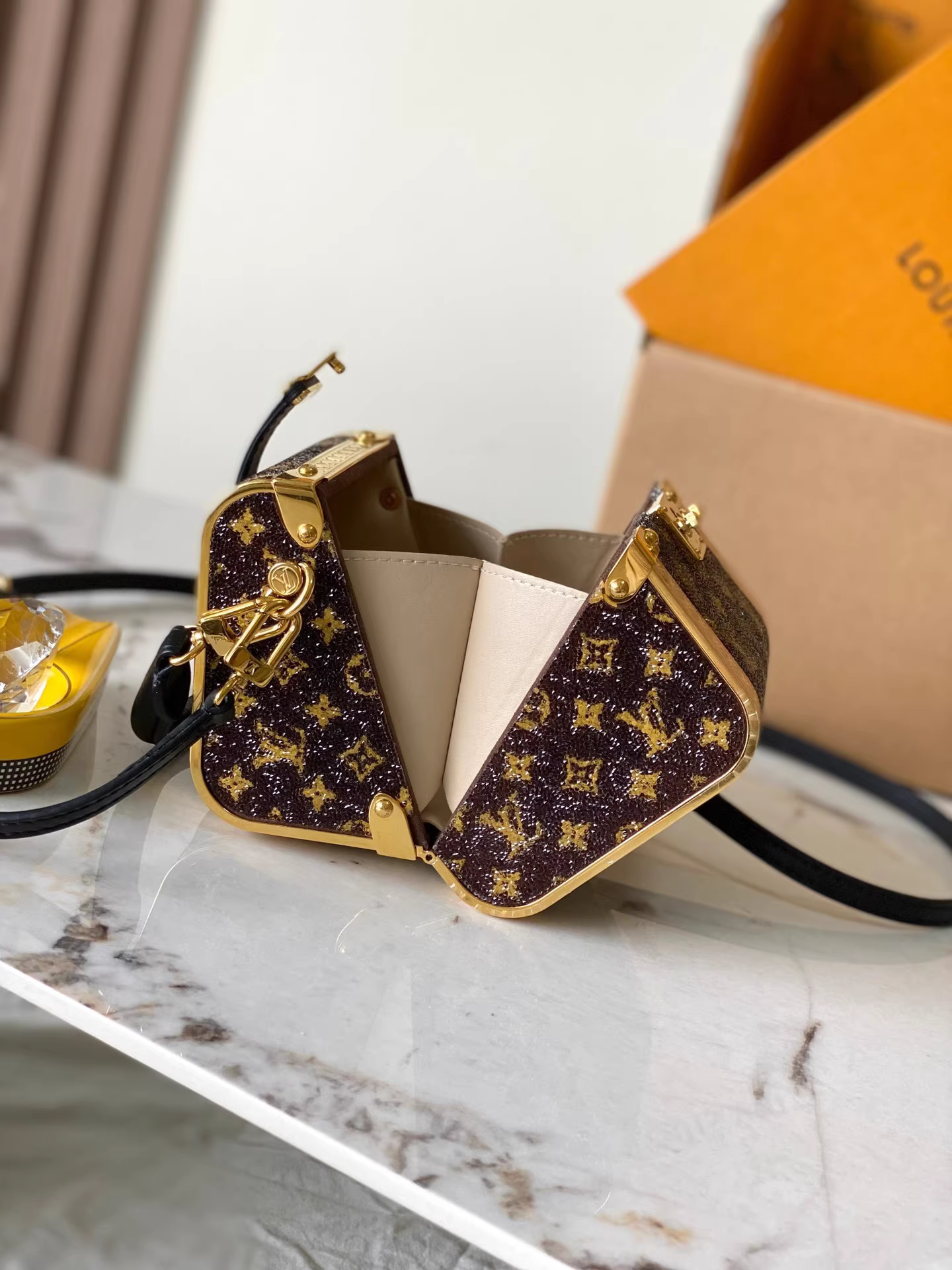 LV Treasure Box M83089